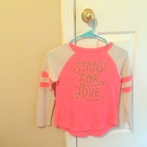 I’m selling a long sleeve tee shirt